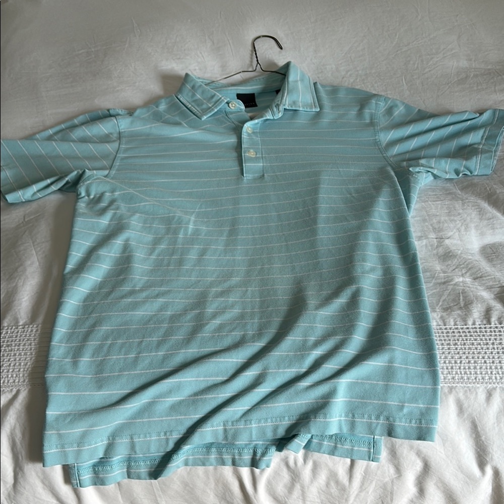 Blue Polo Shirt with Classic Collar and Short Sleeves